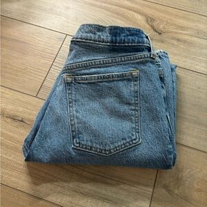 Abercrombie & Fitch - The Straight Mid Rise Jean